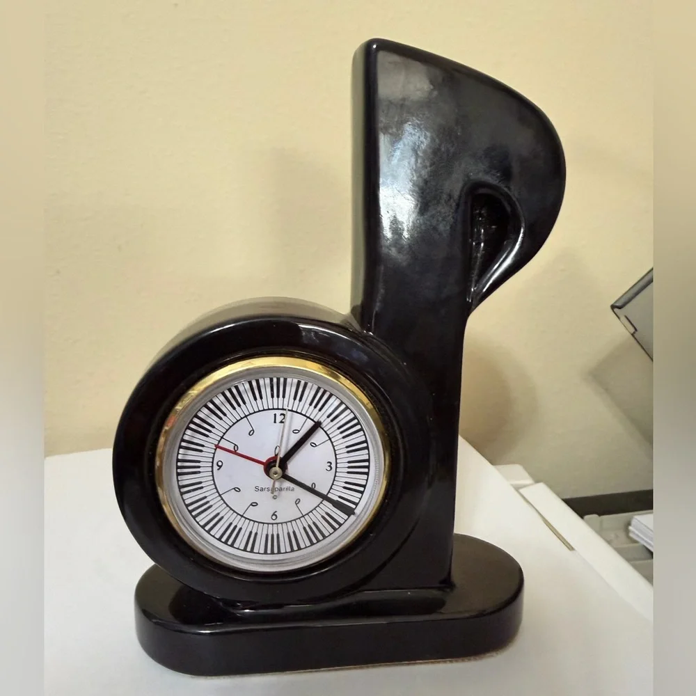 Sarsaparilla Music Note Clock
